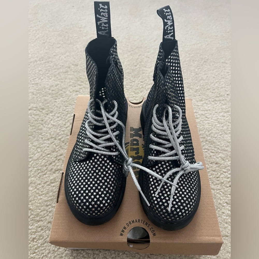 Dr. Martens 1460 Pascal Black with Silver Stars Junior brand new size US 2
